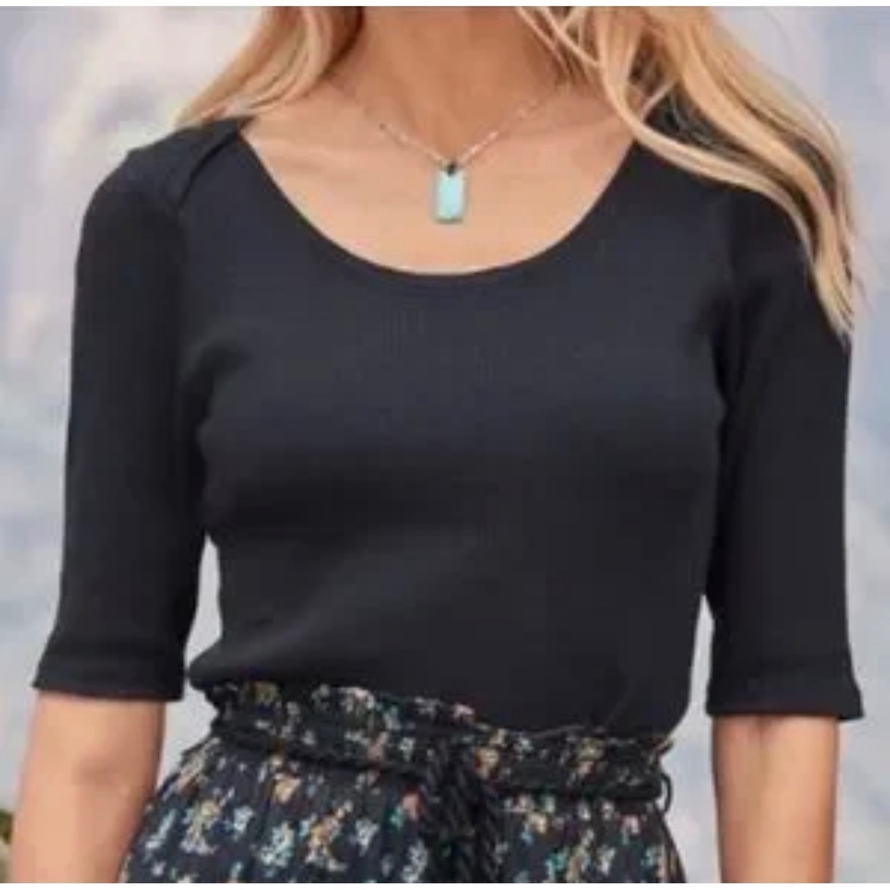 Sundance ribbed Regan sweet tee in black